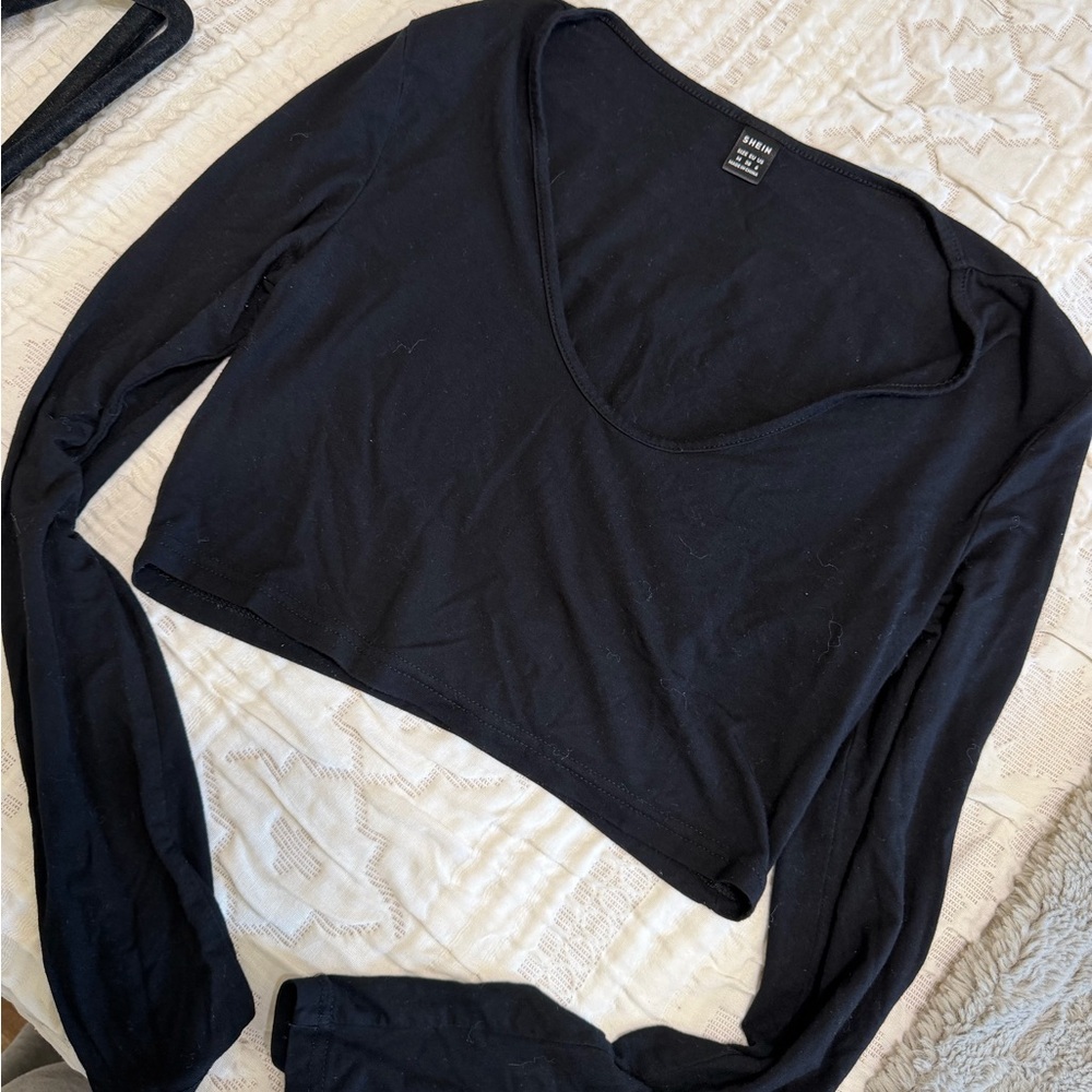 Black Scoop Neck Crop Top